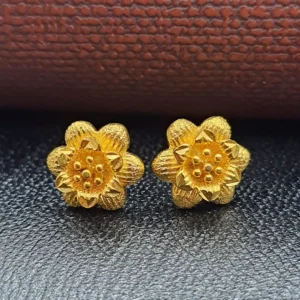 Gold polish Earring